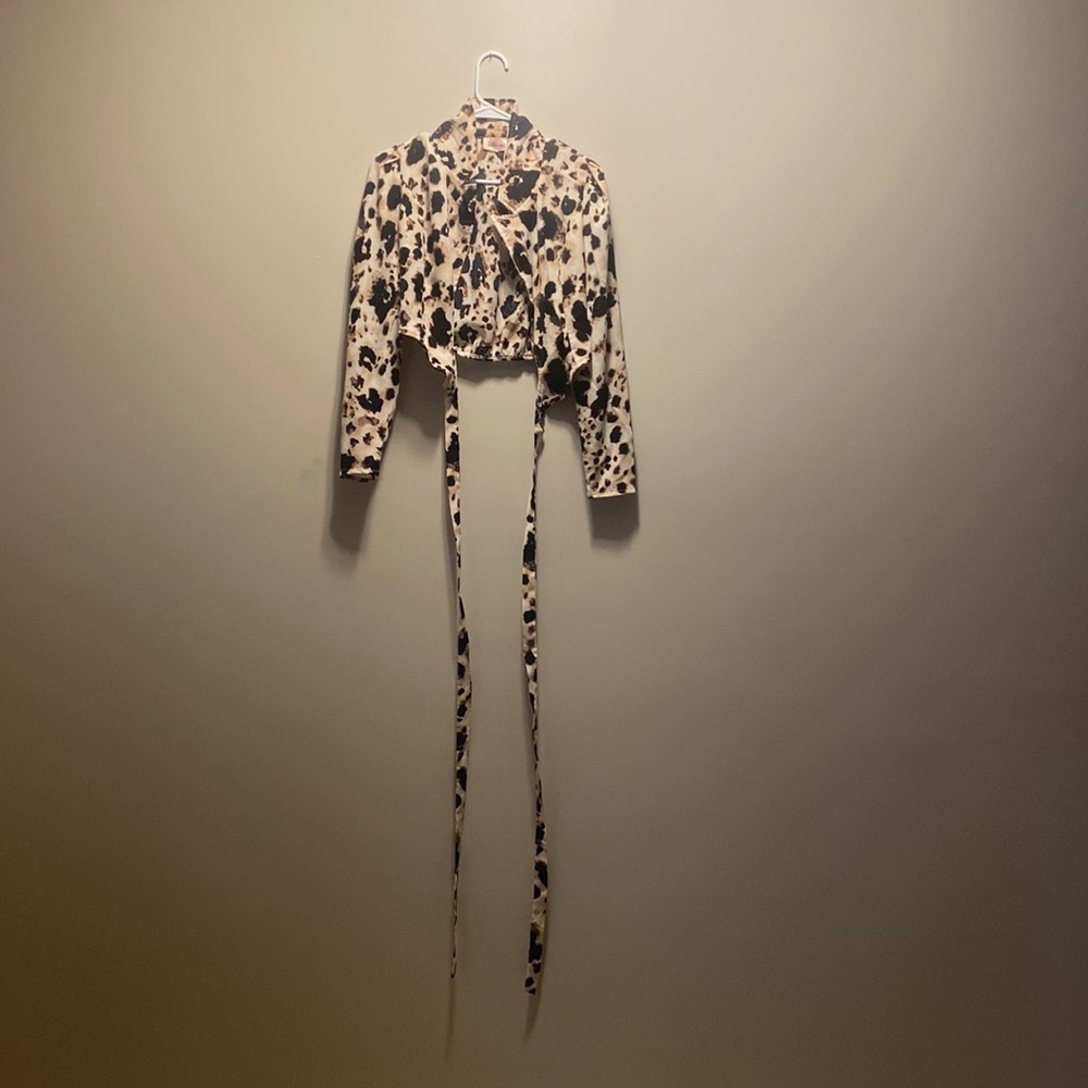 Wrap collared print top